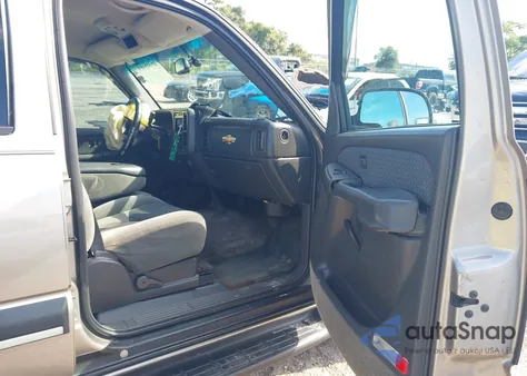 2003 Chevrolet Avalanche 1500 из США, поврежденный, VIN 3GNEC13T23G315110